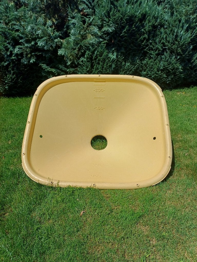 CUVE POUR ÉPANDEUR D'ENGRAIS VICON PAR 100€, Enlèvement