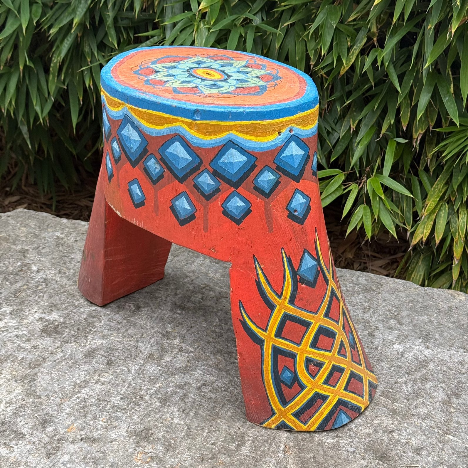 Unieke handbeschilderde houten kruk, Ophalen, Gebruikt