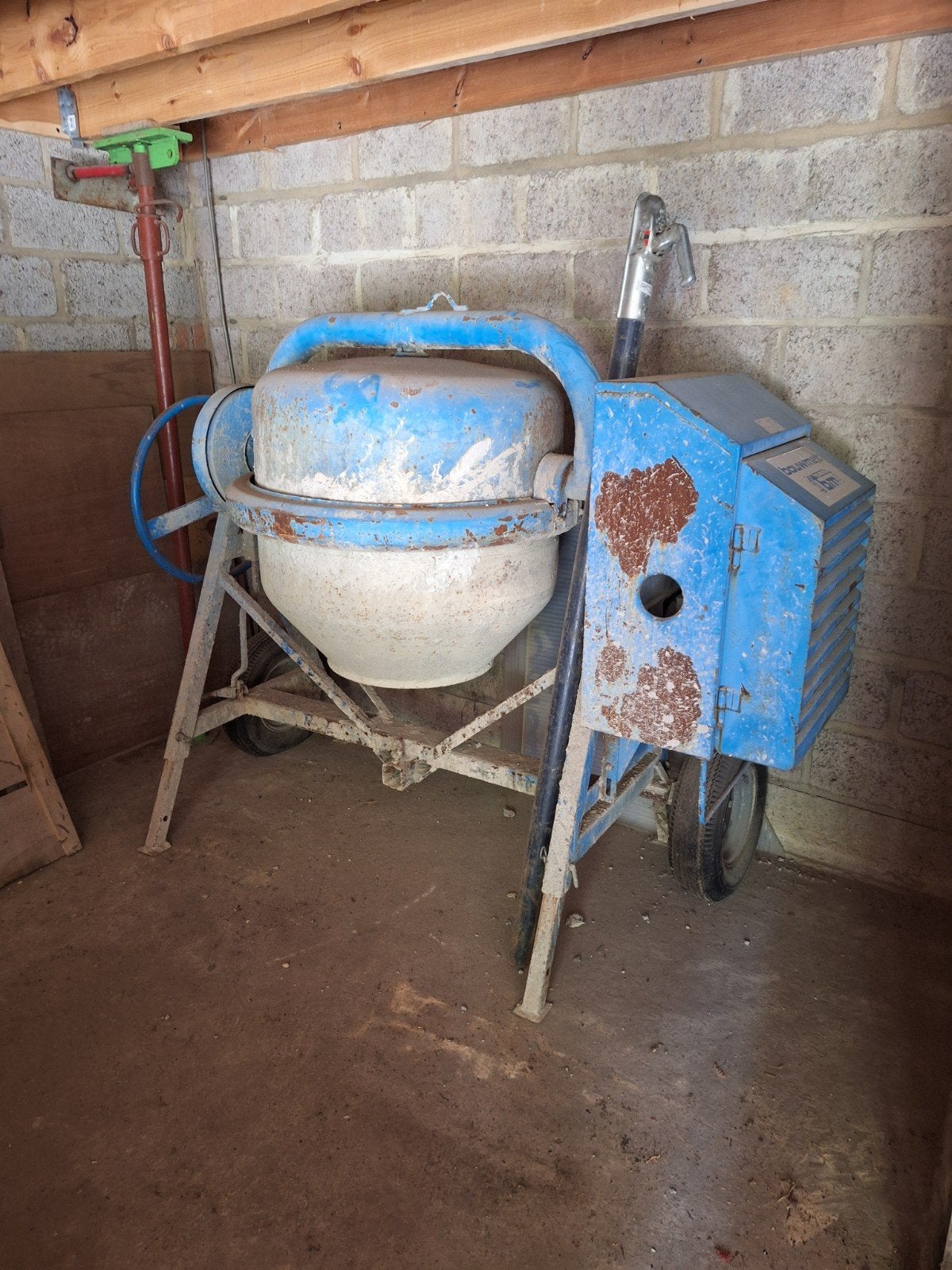 Bouwmat 310 liter elektrische trekbare betonmixer, Ophalen, Gebruikt
