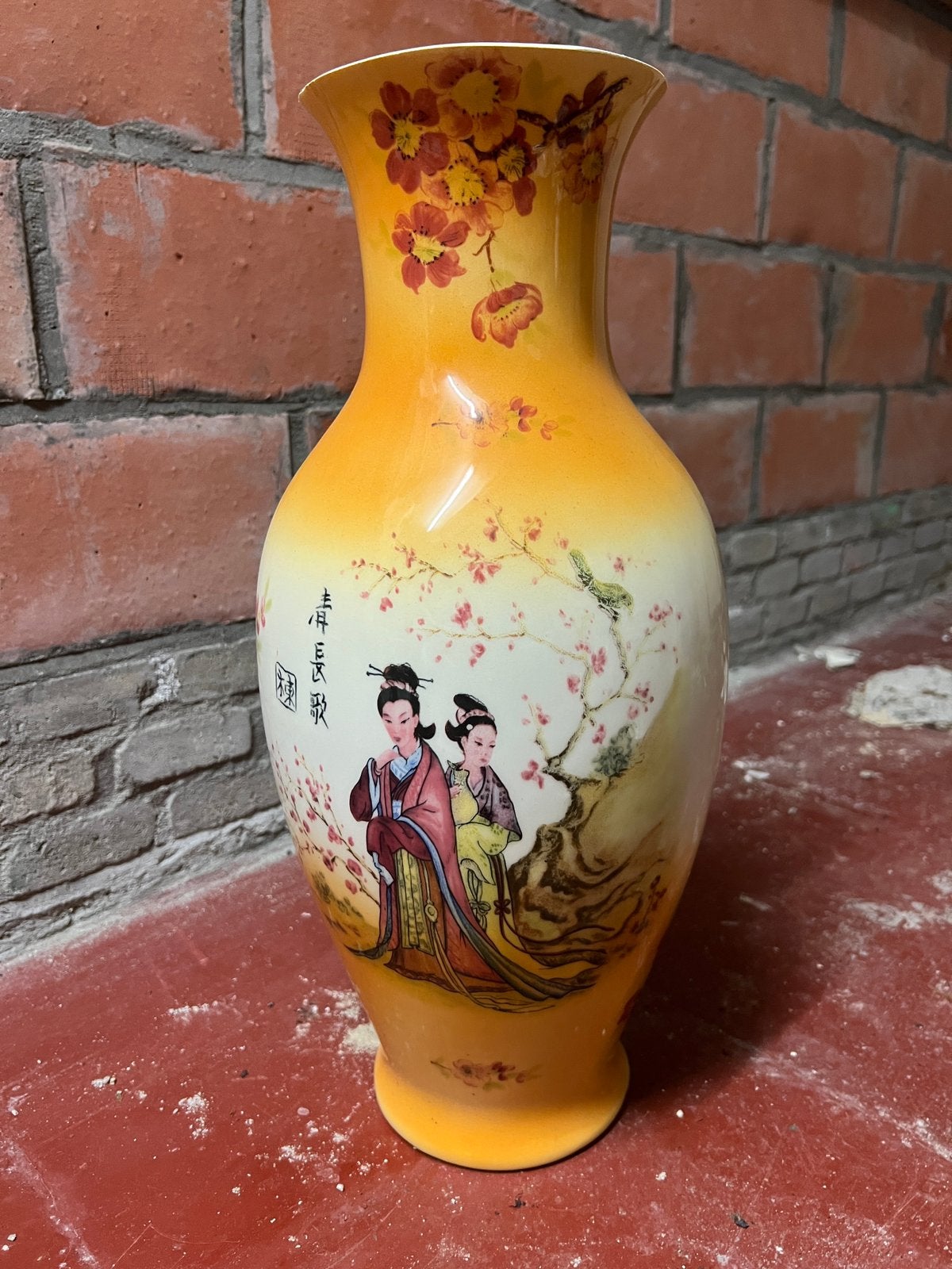 Gele vintage Chinese exportvaas met figuren, Antiek en Kunst, Ophalen