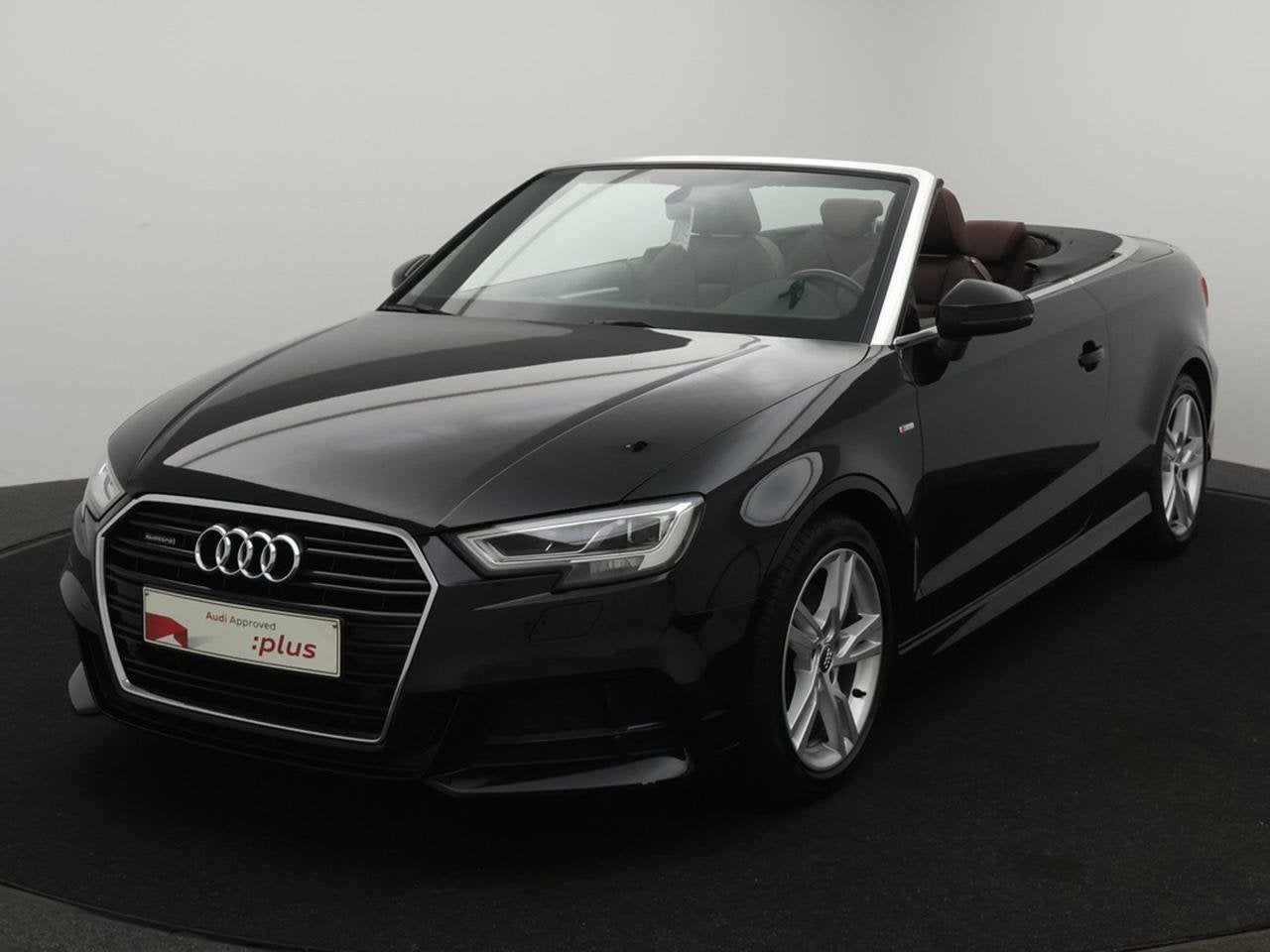 Audi A3 Cabriolet Audi A3 Cabriolet 40TFSI QUATTRO 190PK *AU, Auto's, 174 g/km, Cabriolet, Zwart, Sportstoelen