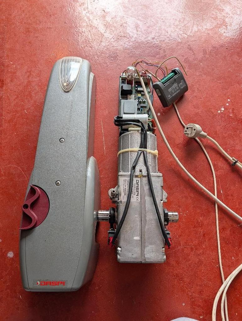 daspi motor voor kantelpoort, Doe-het-zelf en Bouw, Ophalen, Gebruikt