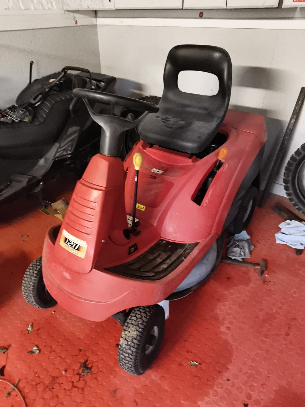 Tondeuse autoportée Honda 1211, configuration ou pièces, Enlèvement