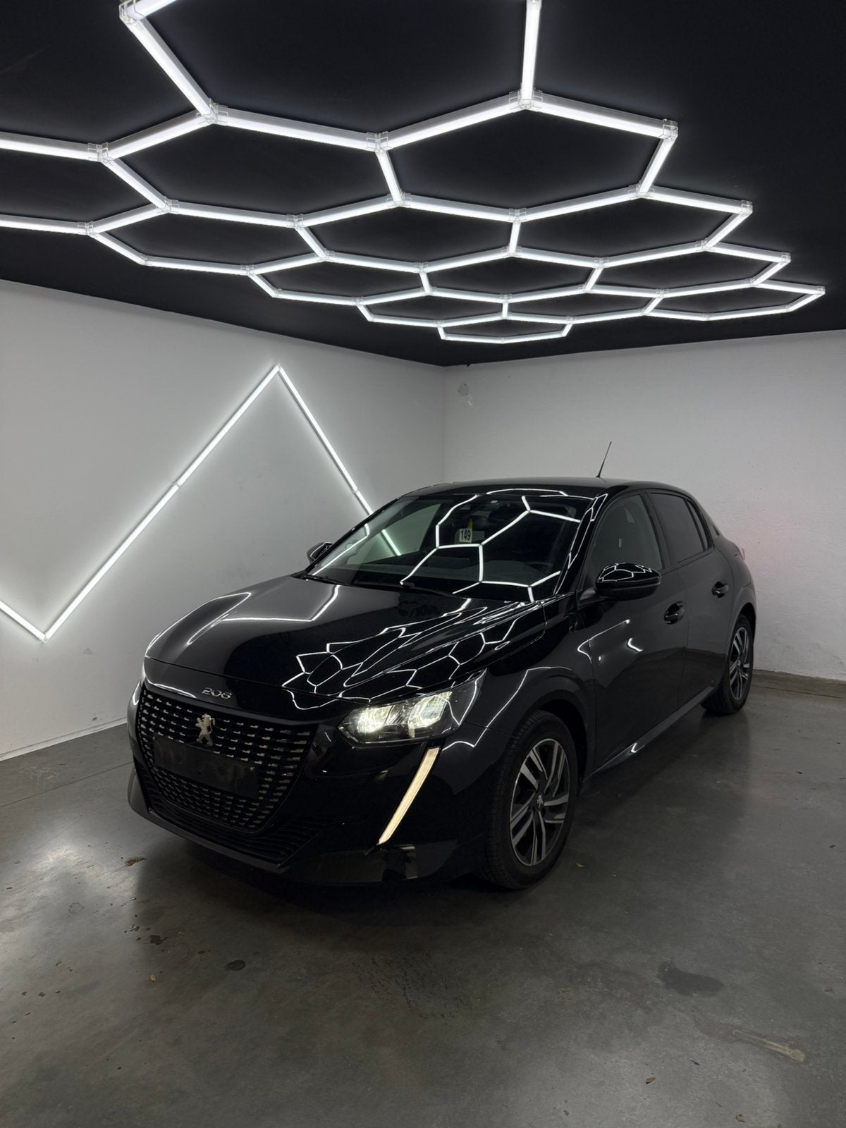 Peugeot 208| 2022| SLECHTS 43.332KM| 1 JAAR GARANTIE, Auto's, Voorwielaandrijving, Parkeersensor, Leder en Stof, Zwart