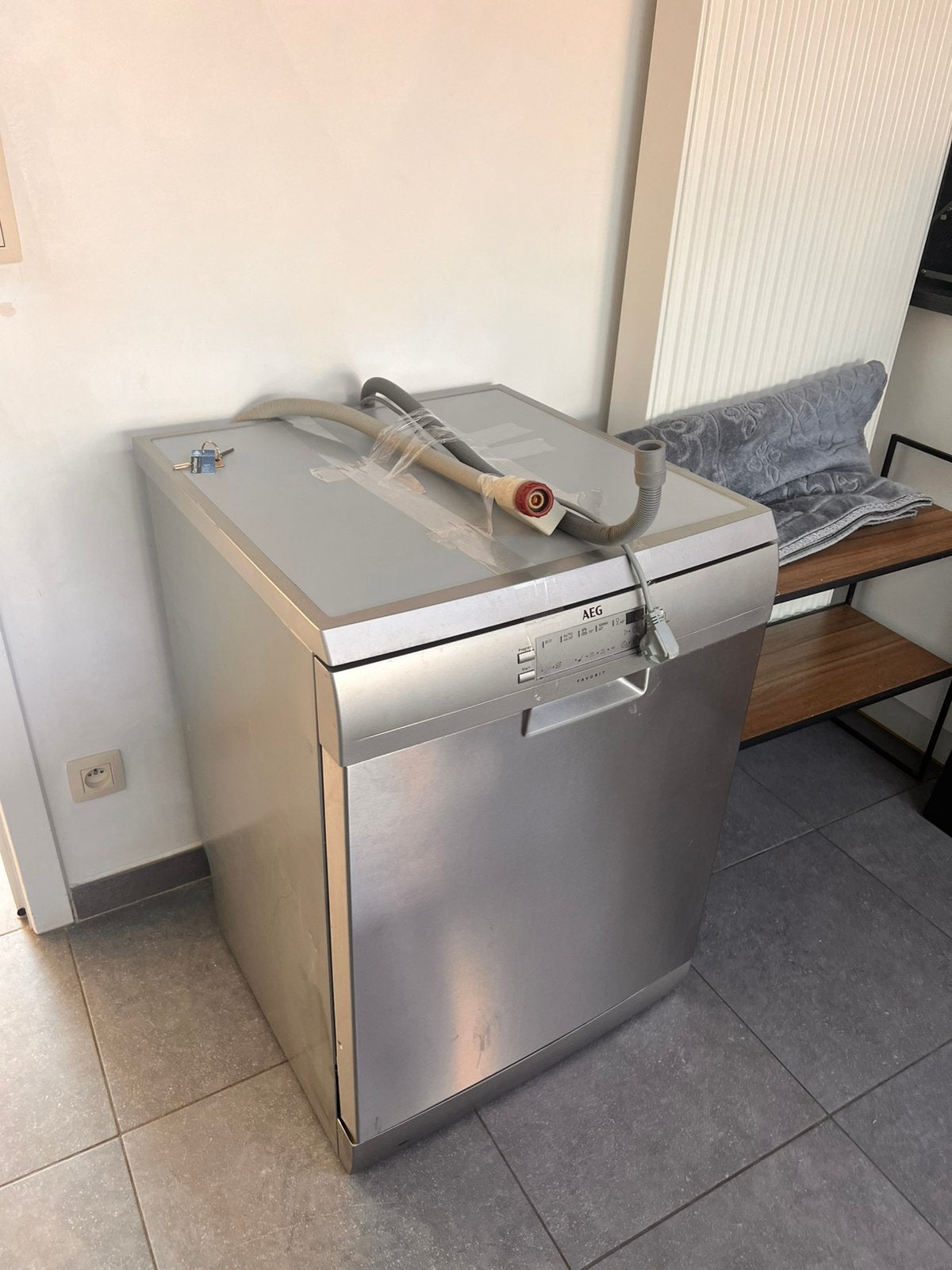 Lave-vaisselle AEG, Enlèvement, Utilisé
