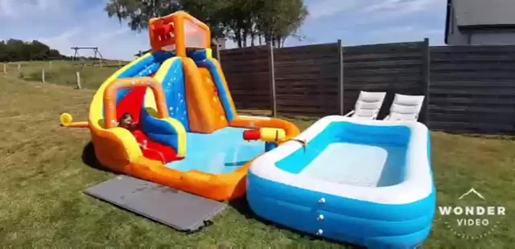 Château gonflable, Enlèvement, Toboggan