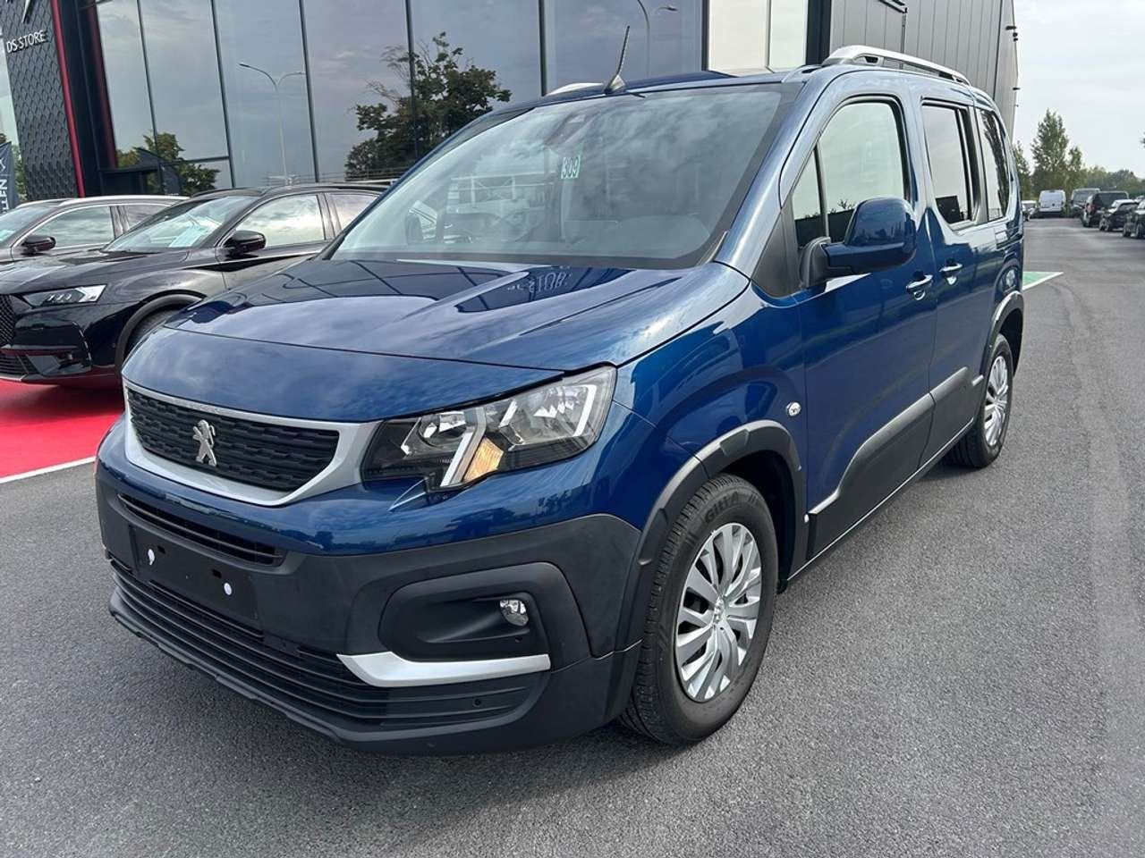 Peugeot Rifter PureTech S/S Active EAT8, Monovolume, Overige modellen, 1199 cc, https://public.car-pass.be/vhr/476759f0-5960-45df-81b7-3a9ef448f07d