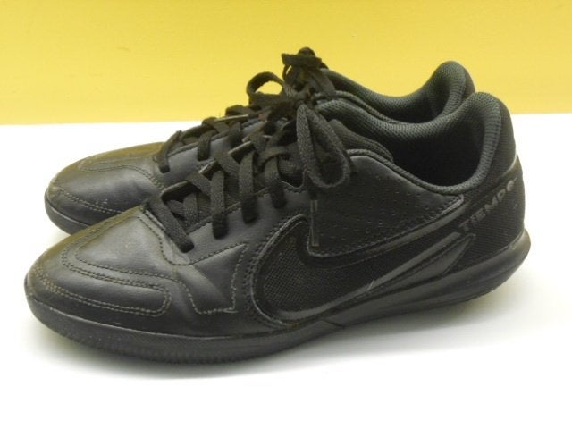 Nike zaalvoetbalschoenen Tiempo maat 38 zwart, NIKE, Gebruikt, Ophalen of Verzenden, Jongen of Meisje