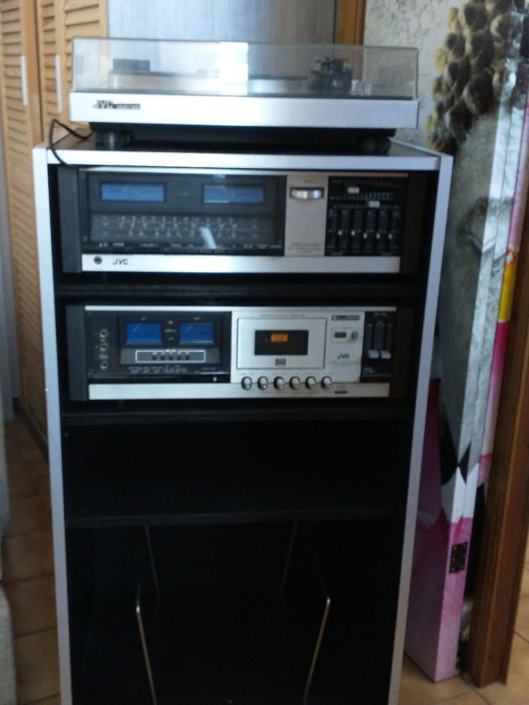 MEUBLE HIFI VINTAGE + ENCEINTES, Enlèvement
