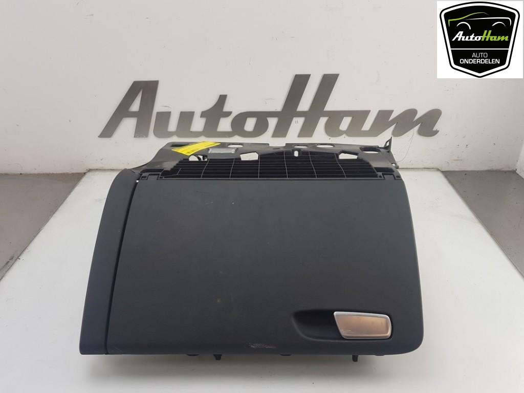 COMPARTIMENT A GANTS Audi A4 (B8) (01-2007/12-2015), Utilisé, Audi