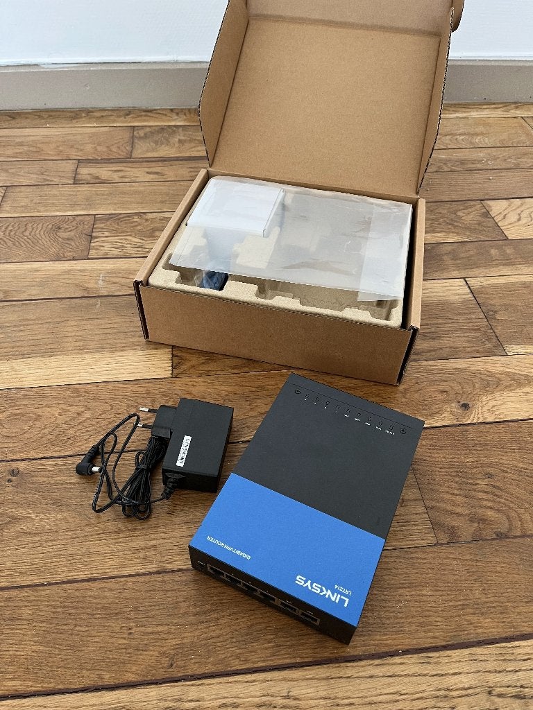 Linksys LRT214-router, Ophalen of Verzenden, Gebruikt, Router, Linksys