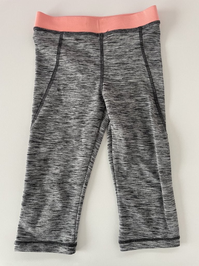 Legging de sport trois-quarts gris taille 110/116, Enfants & Bébés, Vêtements enfant | Taille 110, Enlèvement ou Envoi, H&M, Comme neuf