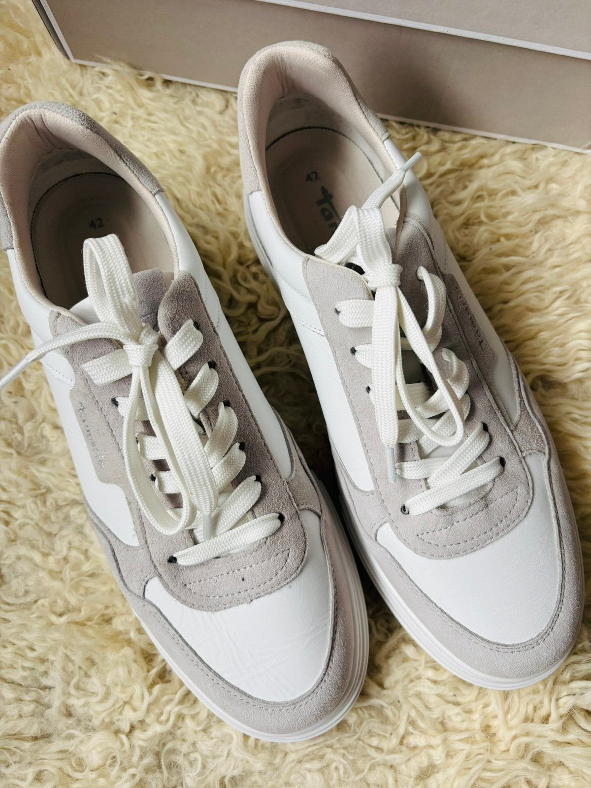 Sneakers/baskets neuve de Tamaris en taille 42, Vêtements | Femmes, Neuf, Enlèvement ou Envoi, Sneakers et Baskets, Blanc