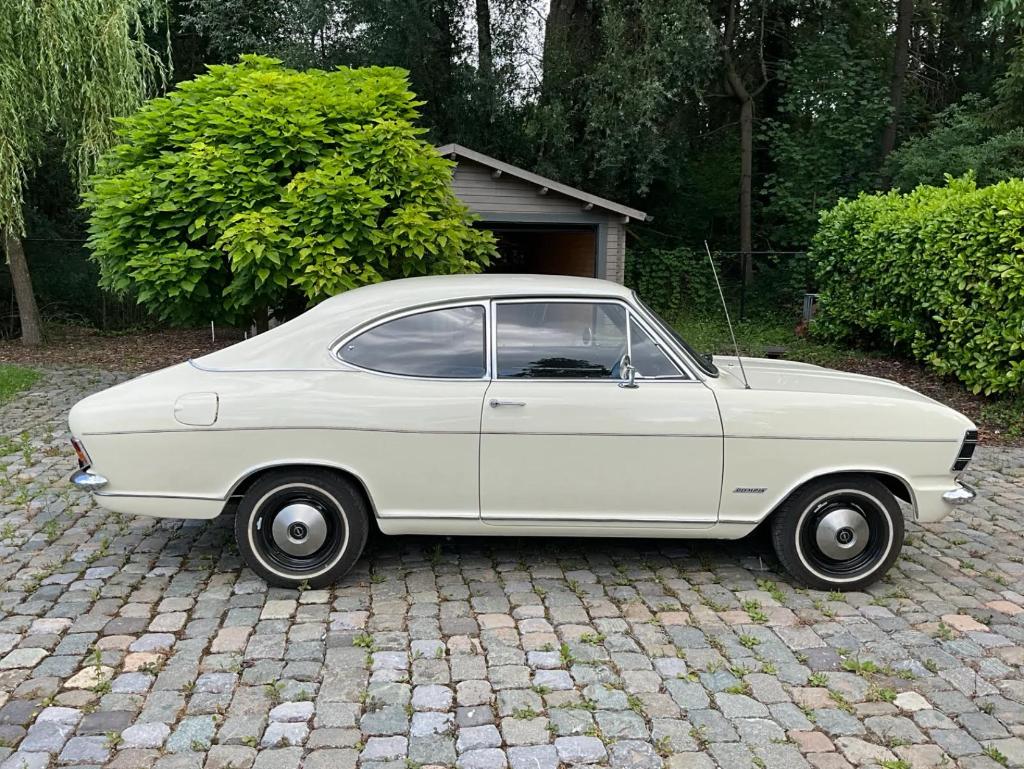 Opel Olympia A (Kadett b), 4 zetels, Achterwielaandrijving, Zwart, Beige