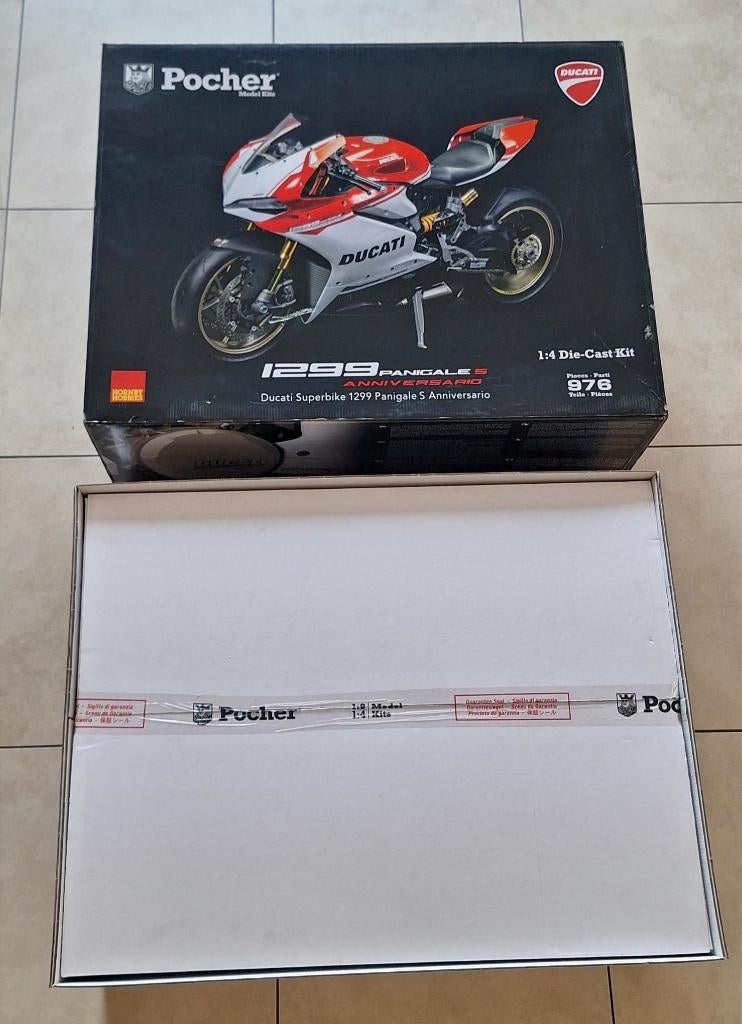 POCHER HK110 – Ducati 1299 Panigale S Anniversario VERZEGELD, Hobby en Vrije tijd, Modelbouw | Auto's en Voertuigen, Nieuw, Ophalen