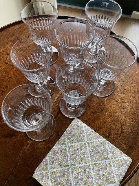 7 verres à vin en cristal anciens de 100 ans 310 | 350gr., Antiquités & Art, Enlèvement ou Envoi