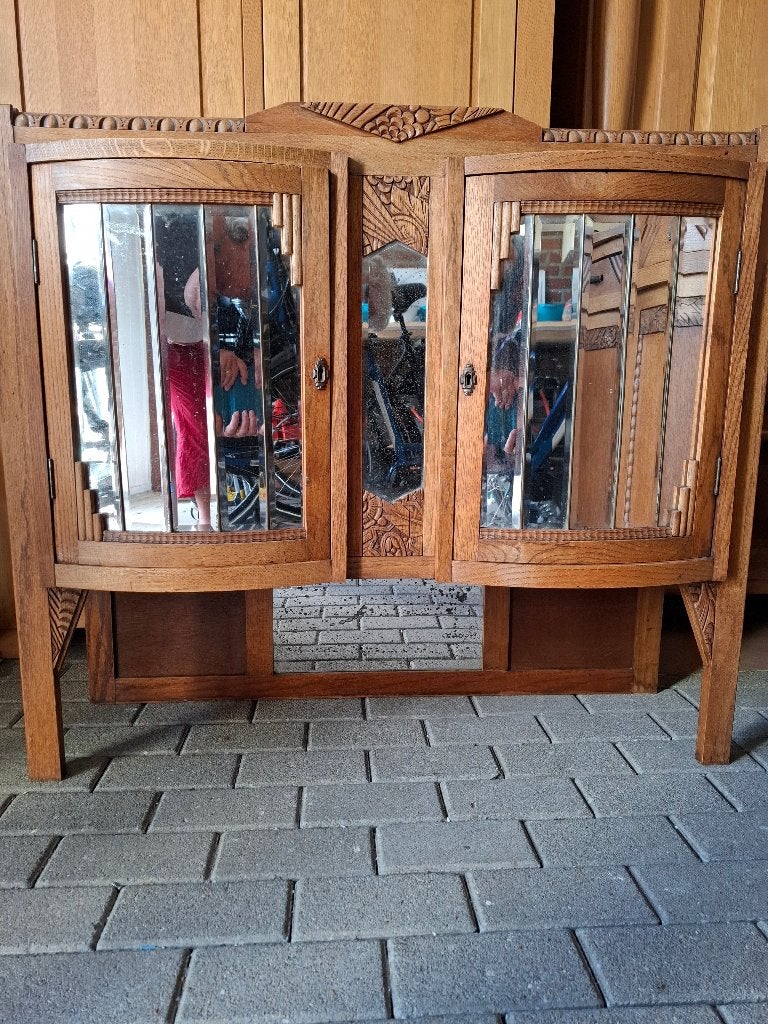 Oude kast, Enlèvement