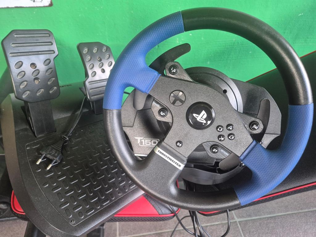 Thrustmaster t150, Consoles de jeu & Jeux vidéo, Enlèvement