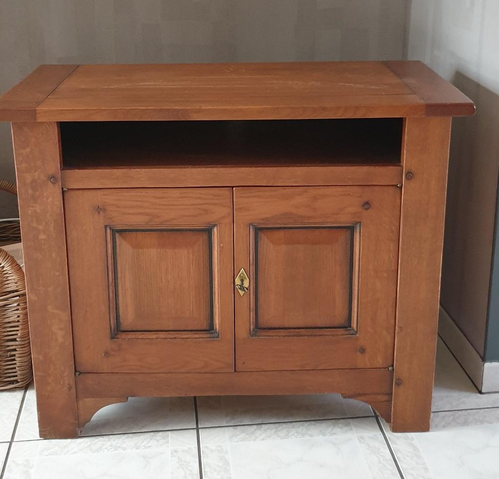 Massief lage houten kast / tv-meubel in landelijke stijl, Ophalen, Met deur(en), 100 tot 150 cm, Eikenhout