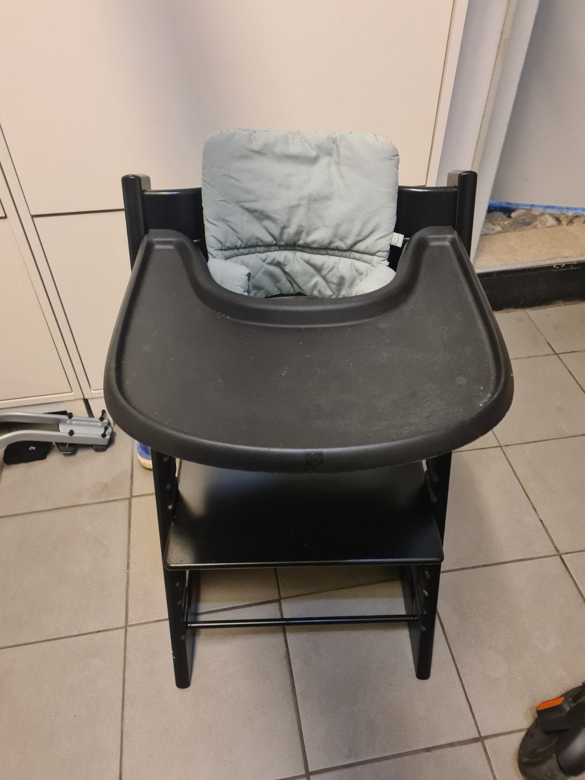 trip trap stoel stokke met alles erbij, Kinderen en Baby's, Kinderstoelen, Ophalen, Zo goed als nieuw, Meegroeistoel