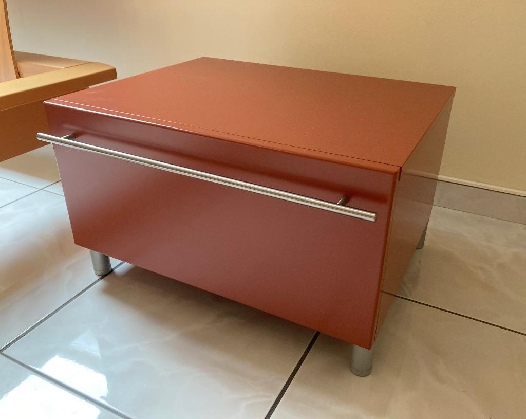 2 tables de chevet ou tables d'appoint, Comme neuf, Enlèvement, Bois, 45 à 65 cm