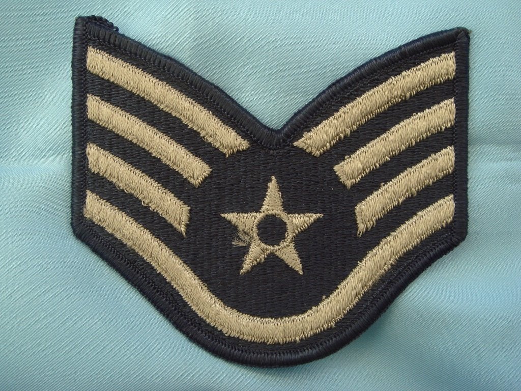 USAF # 5 - STAFF SERGEANT 1 (1 ex), Verzamelen, Ophalen of Verzenden, Luchtmacht, Embleem of Badge