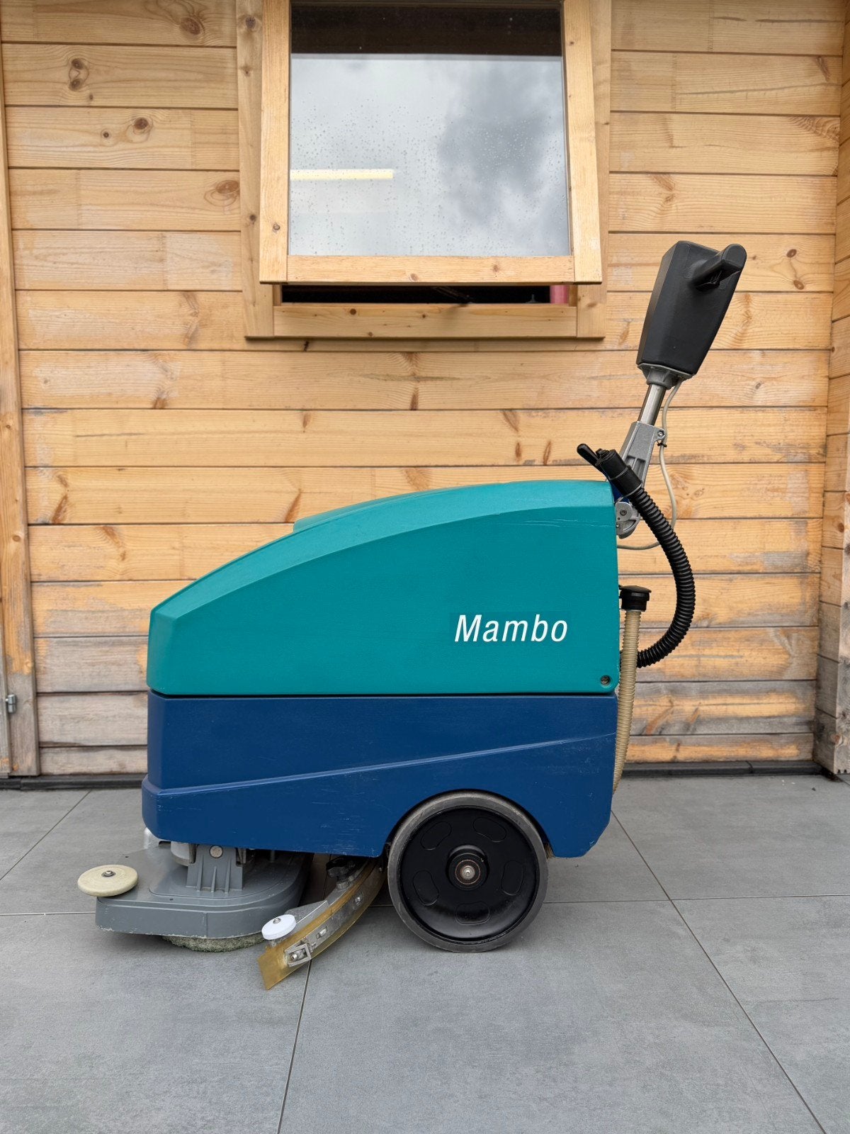 Wetrok Mambo Professionele Schrobzuigmachine op batterij, Doe-het-zelf en Bouw, Reinigingsmachines, Zo goed als nieuw, Schrobmachine