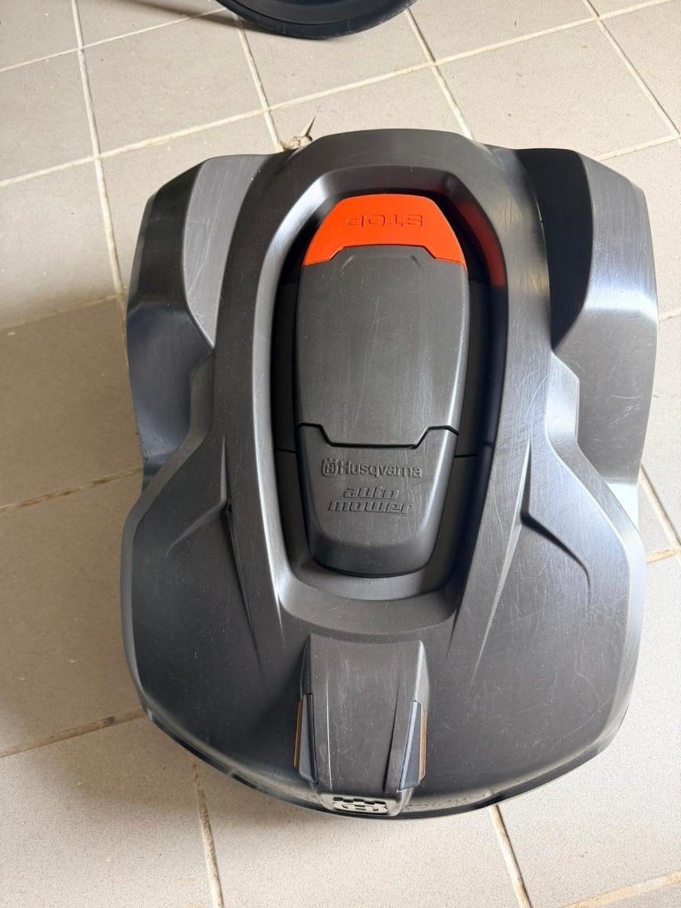 Tondeuse robot, Enlèvement, Comme neuf, 20 à 25 cm, Husqvarna