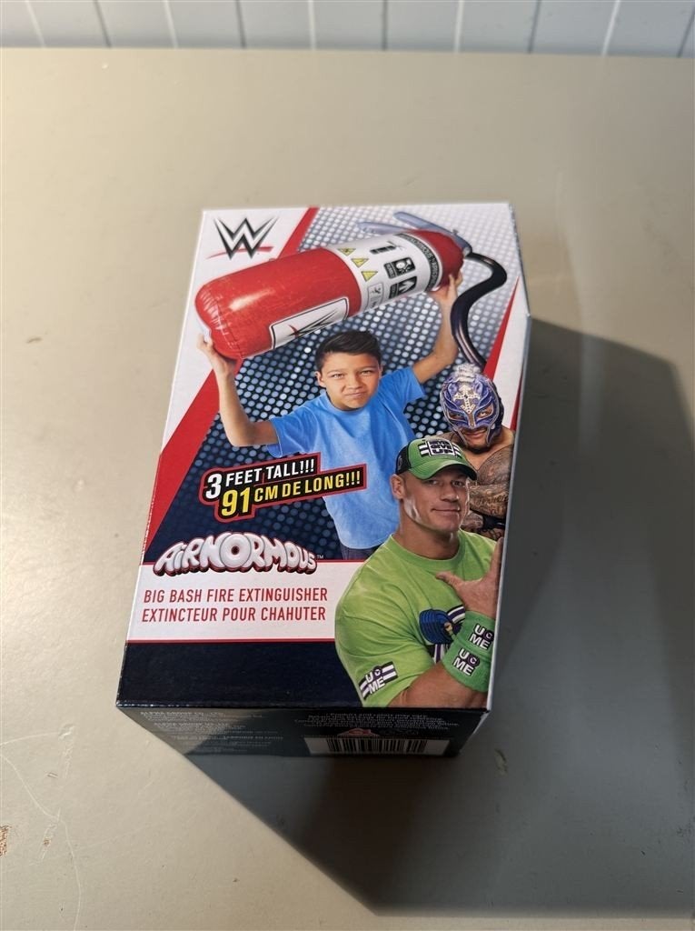 Airnormous WWE Brandblusser - WWF Opblaasbare Speelgoed Vers, Collections, Jouets, Enlèvement ou Envoi, Neuf