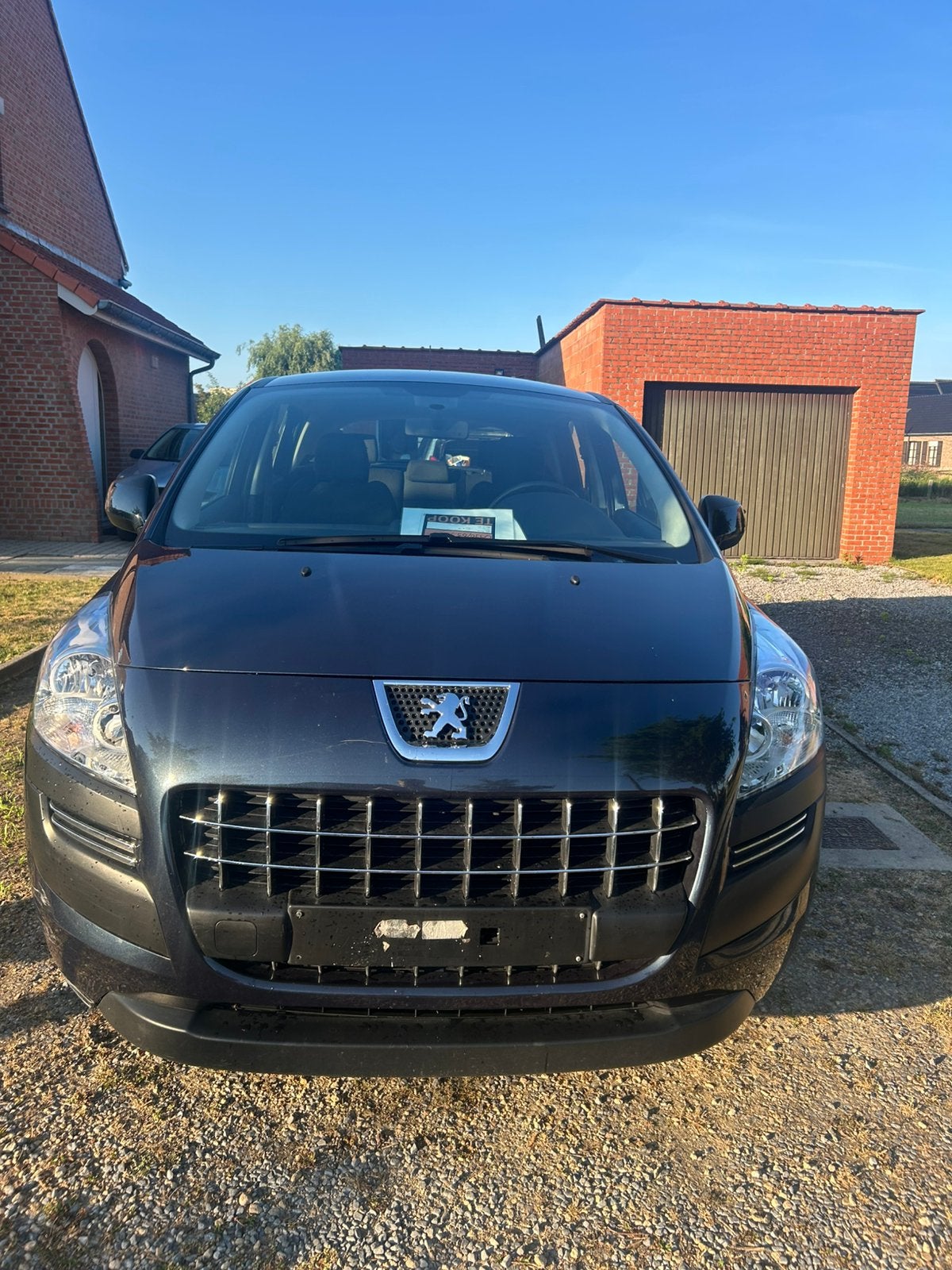 Peugeot 3008 van 2012 met maar 31 200km, Autos, Euro 5, Boîte manuelle, Entretenue par le concessionnaire, Noir