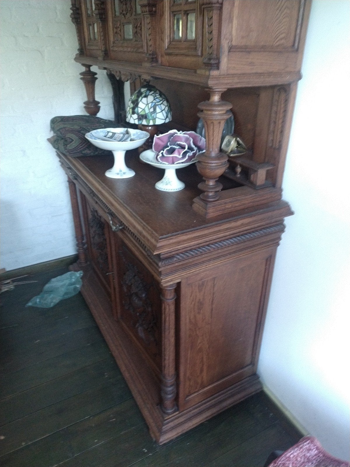 Antieke kast plus tafel, Enlèvement