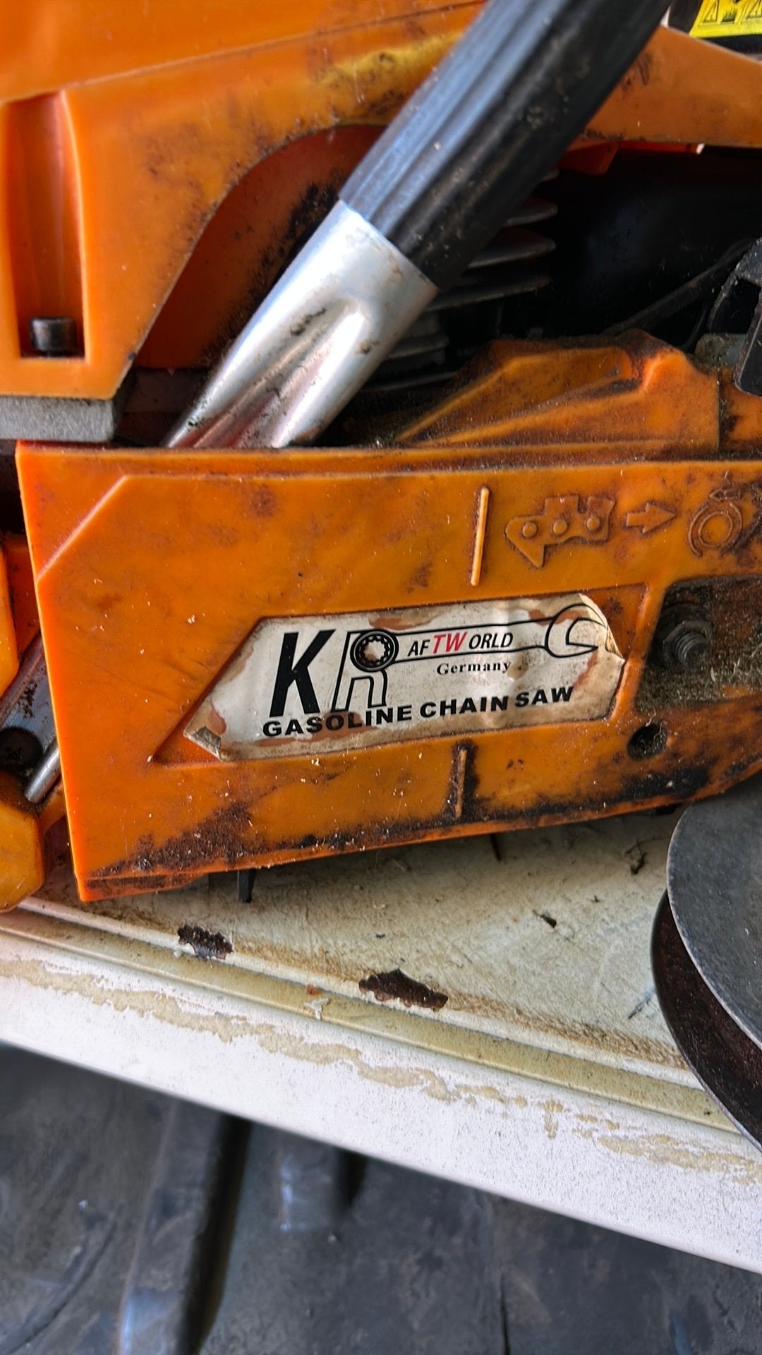 Kettingzaag, Ophalen