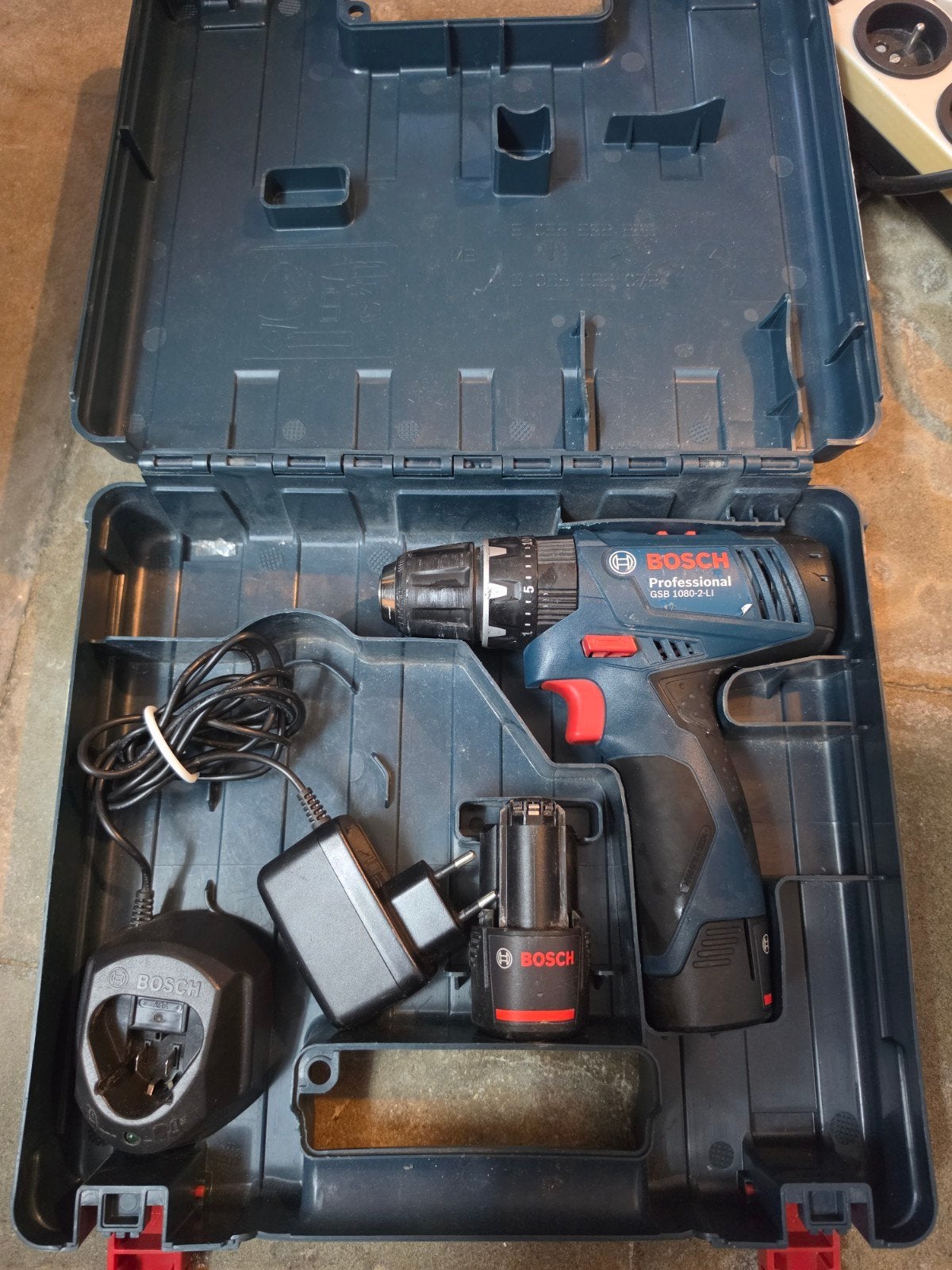 Accuklopboormachine Bosch GSB 1080-2 in goede conditie!, Ophalen, Gebruikt, Boor- en Schroefmachine, Klopboormechanisme