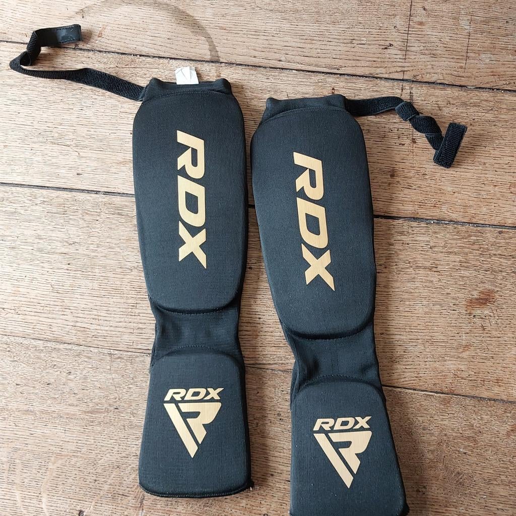 Protège tibias adulte, Sports & Fitness, Enlèvement