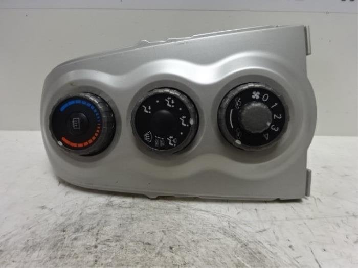 Panneau de commandes chauffage d'un Toyota Yaris, Autos : Pièces & Accessoires, Tableau de bord & Interrupteurs, Toyota, Utilisé