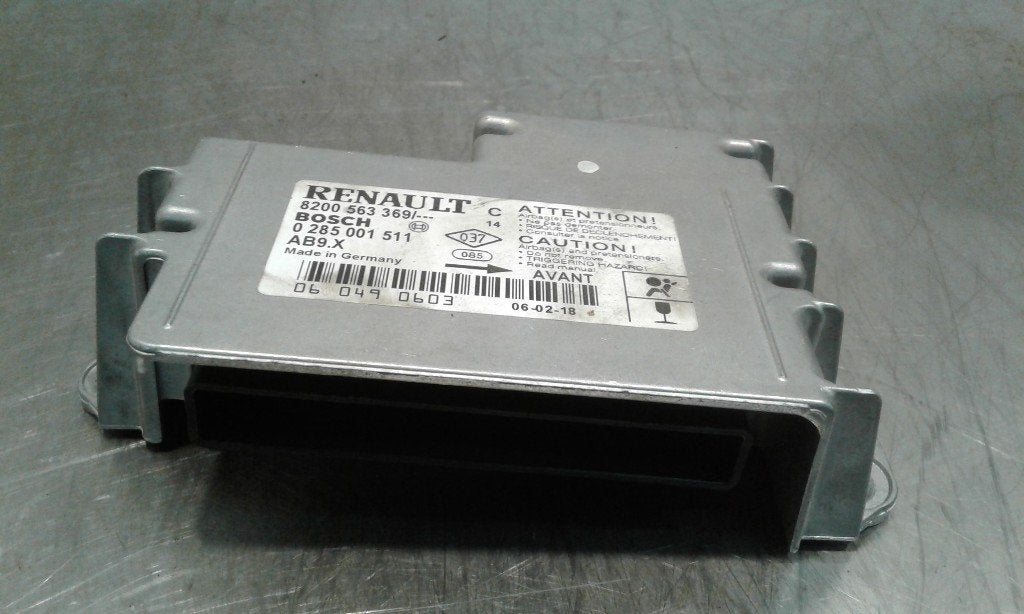 BOITIER AIRBAG Renault Clio III (BR / CR) (01-2005/12-2014), Renault, Utilisé, Peter-Huppertz-Straße 5
51063  Köln, DE, Dialog.deutschland@renault.de