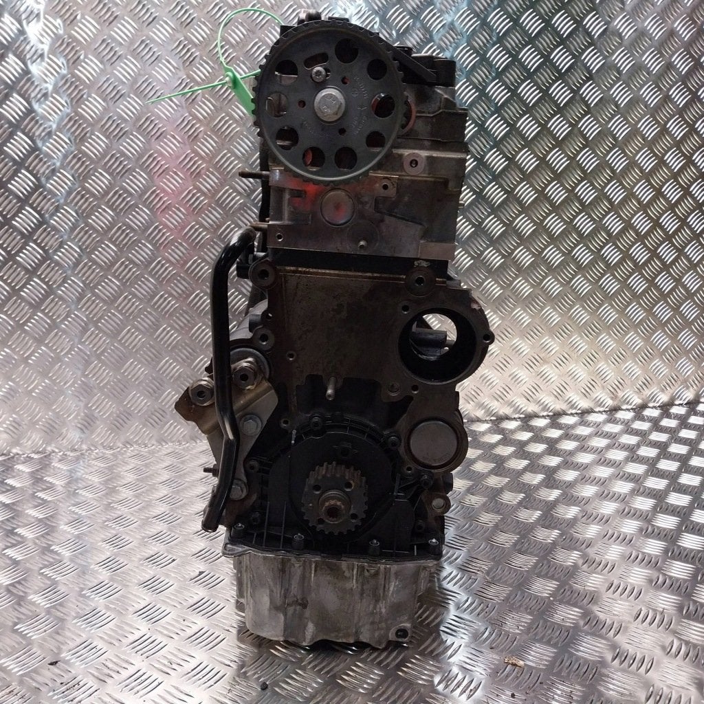 Moteur DFGB Nu PASSAT TOURAN GOLF VW, Envoi, Utilisé, Daihatsu