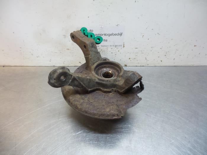 Fusee links-voor van een Daihatsu Young RV, Auto-onderdelen, Ophanging en Onderstel, Daihatsu, Gebruikt, 3 maanden garantie, Ophalen of Verzenden
