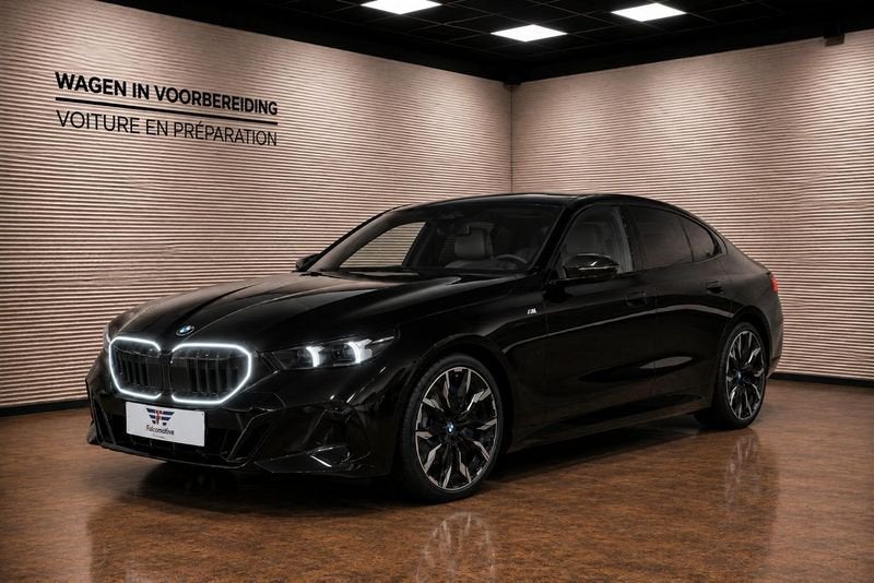 BMW Série 5 550e*PHEV*XDRIVE*M-SPORT PRO*FULL-FULL!!!*, Auto's, Automaat, Gebruikt, 4 cilinders, Zwart