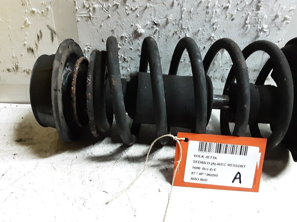 AMORTISSEUR OU ABSORBEUR DE CHOC AVANT DROIT Jetta I (16), Autos : Pièces & Accessoires, Volkswagen, Mevr. I. Hauben, Utilisé