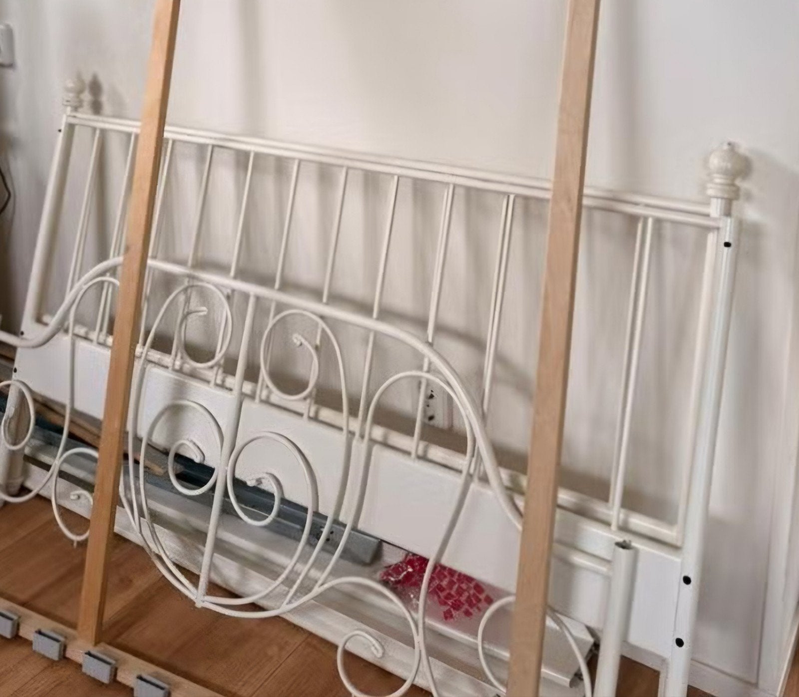 ijzer kader bed ikea 1m40 op 2m, Huis en Inrichting, Ophalen
