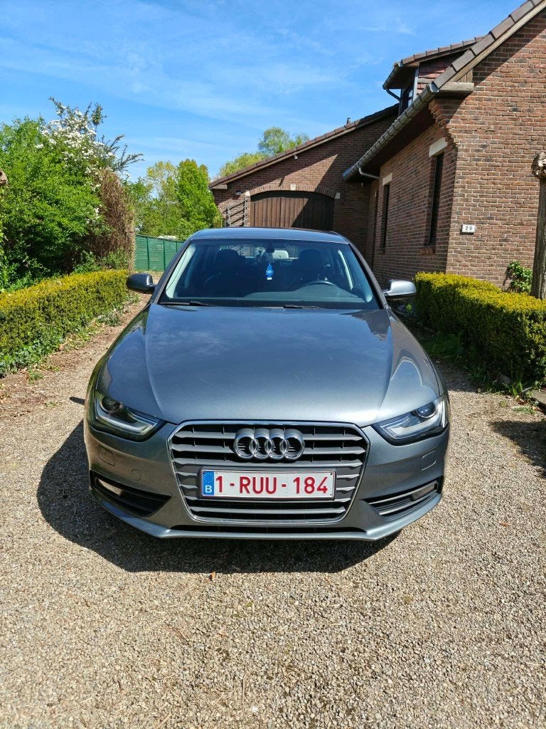 Audi A4 B8 - 2015, Auto's, Voorwielaandrijving, Euro 5, Zwart, 4 cilinders