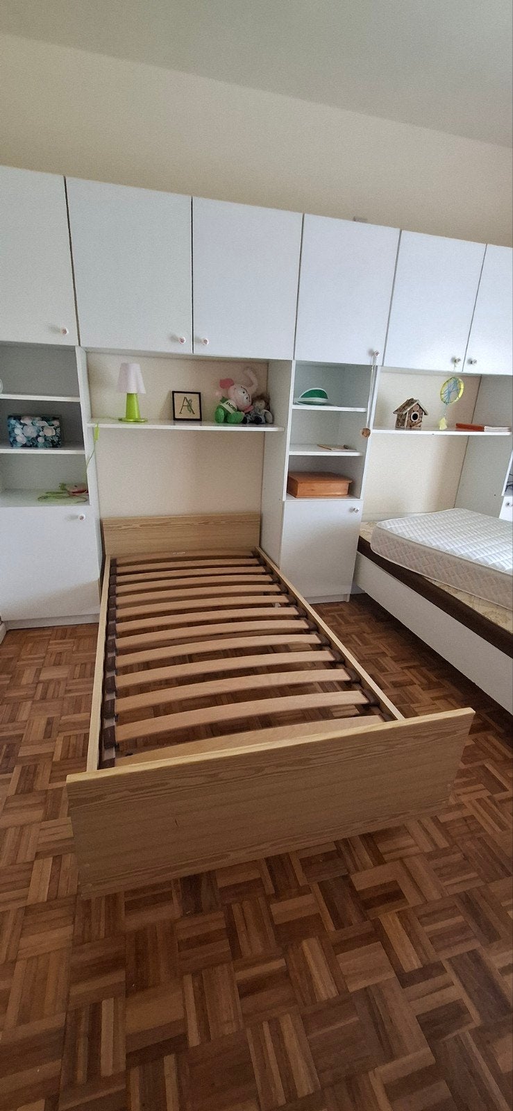2 eenpersoonsbedden gratis met of zonder matras, Huis en Inrichting, Slaapkamer | Bedden, Ophalen, Bruin