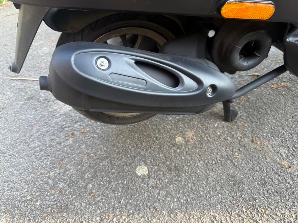 Uitlaat piaggio/vespa, Fietsen en Brommers, Ophalen, Zo goed als nieuw