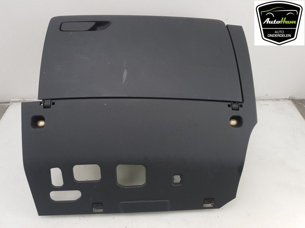 COMPARTIMENT A GANTS Audi A3 (8V1 / 8VK) (01-2012/10-2020), Utilisé, Audi
