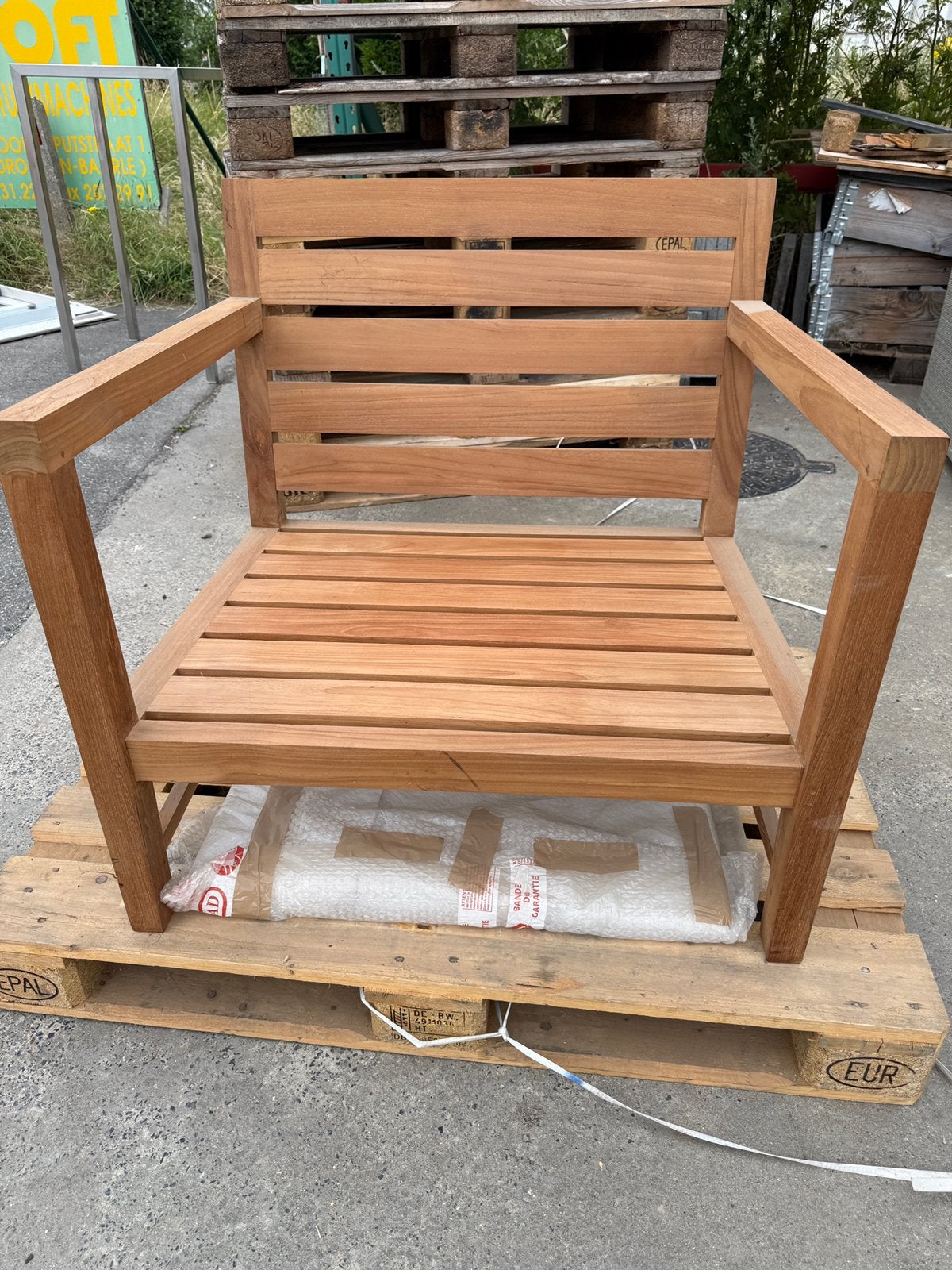 Lounge stoel met kussen in teak hout, Tuin en Terras, Tuinbanken, Ophalen of Verzenden, Zo goed als nieuw, Hout