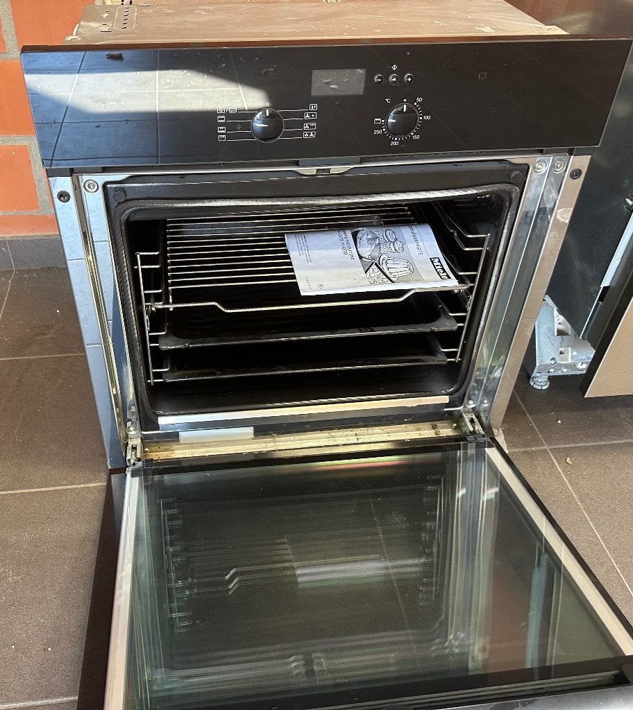 Inbouwoven Miele MET zelfreiniging, Elektronische apparatuur, Ovens, Ophalen, Hete lucht, Zo goed als nieuw, Oven met grill