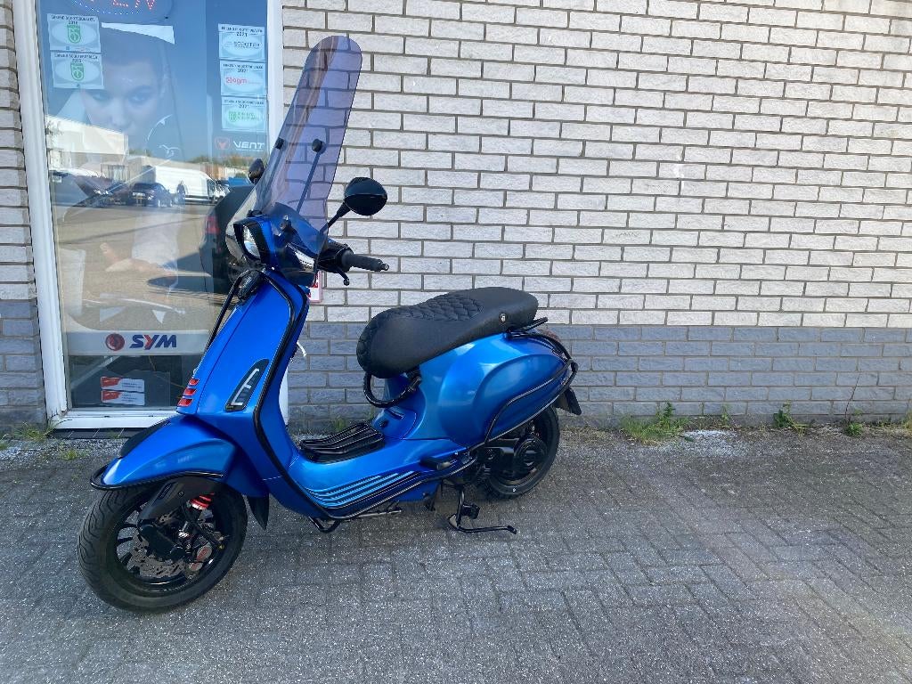 VESPA SPRINT S 45KM BROM MAT BLEU VIVACE BJ2021 VOL OPTIES, Vespa S, Comme neuf, Classe B (45 km/h), Enlèvement