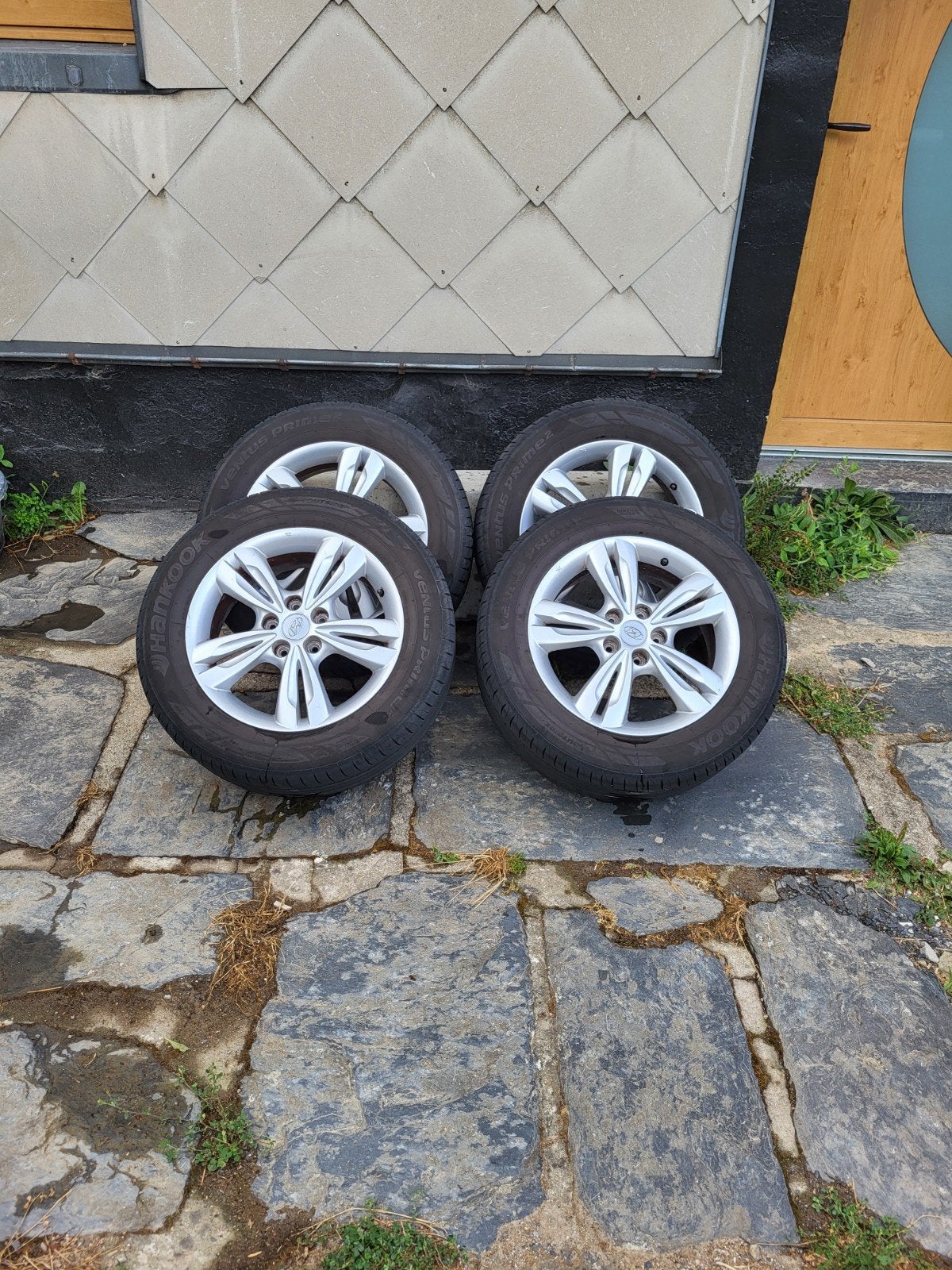 jantes hyundai ix35 d'origine en 17"
pneus à changer (voir p, Enlèvement, Pneu(s)