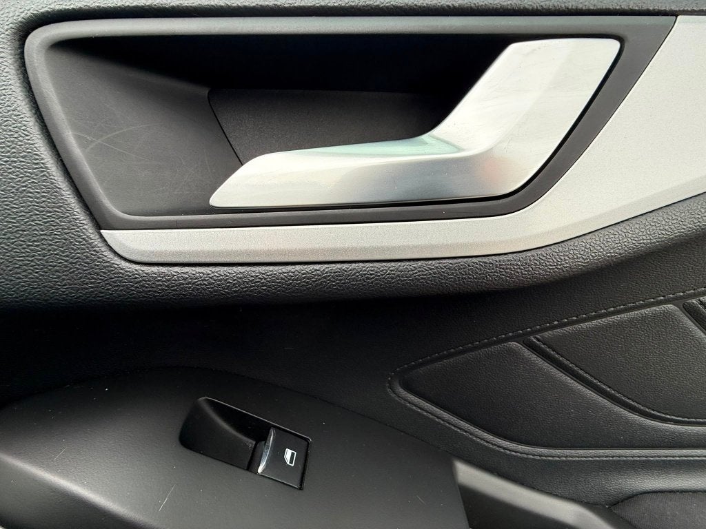Ford Focus (Stock ID 88458) — 17